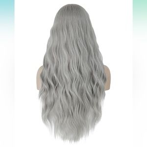 Long Wavy Grey/Silver Wig
